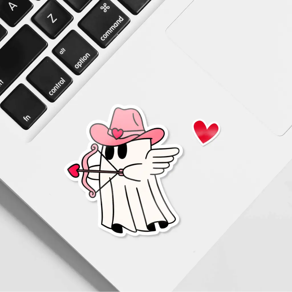Fantasma cupido con un sombrero cowboy rosa y su arco de amor. Pegatina divertida para decoración romántica y divertida.