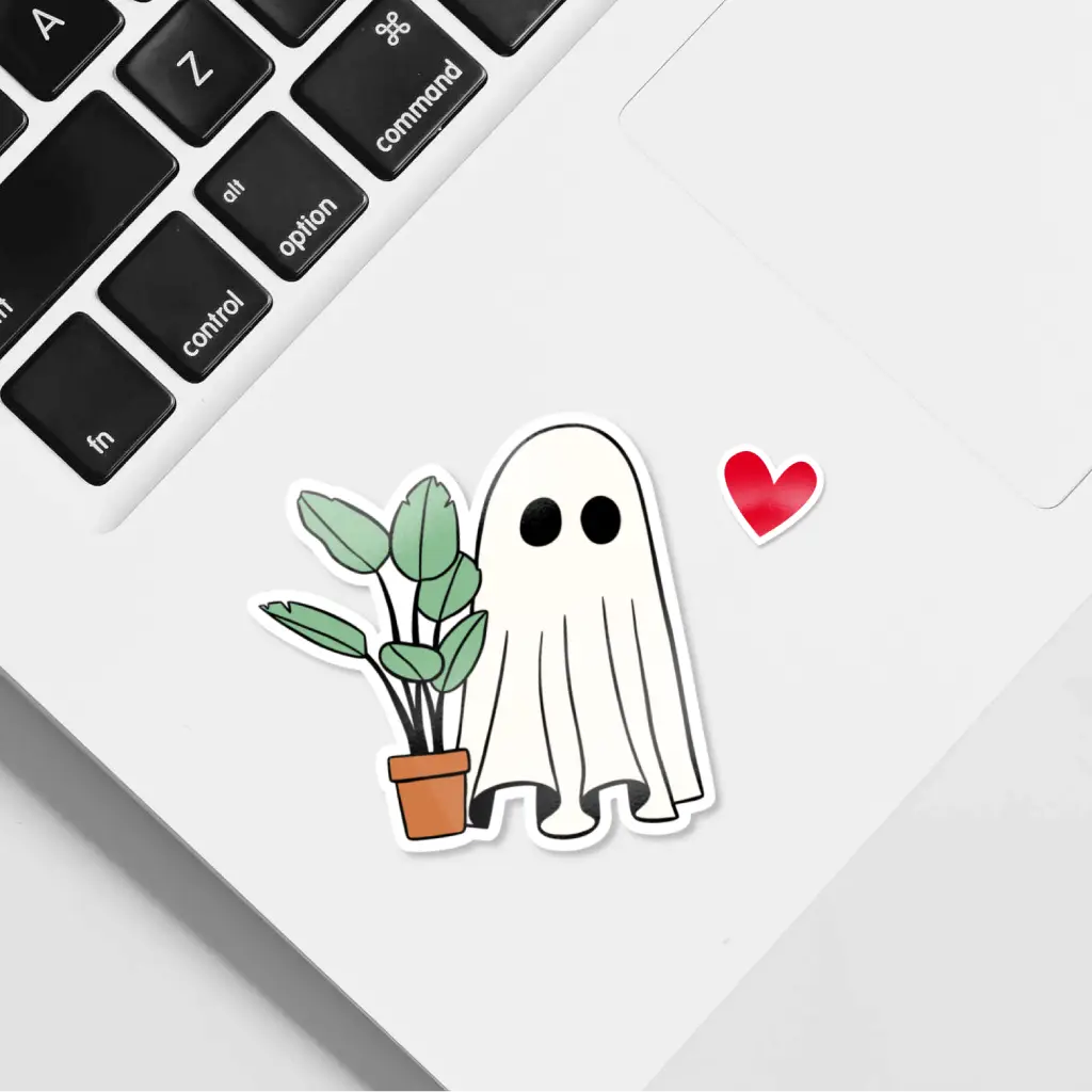 Sticker de un fantasma con una Strelitzia tropical. Un diseño encantador para decoración botánica con un aire místico.